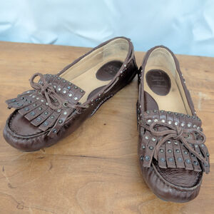 Ladies' FRYE Reagan Studded Kilte Brown Leather Driving Moccasins 8.5M